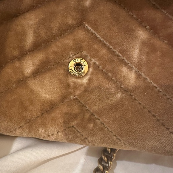 GUCCI Velvet Matelasse GG Marmont Chain Wallet - Picture 6 of 16